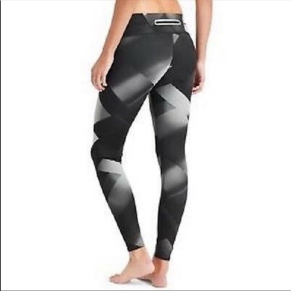 Athleta sonar tight leggings. Magnetic. - Picture 2 of 5